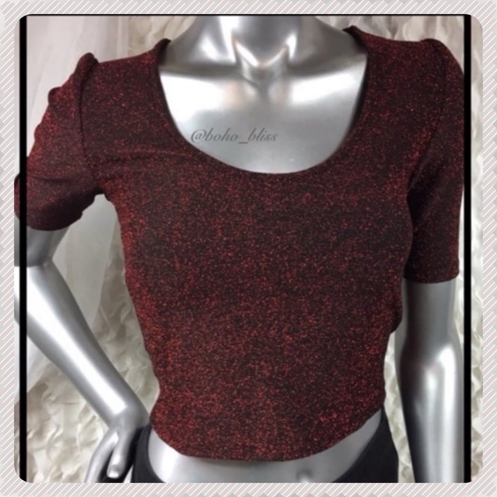 FOREVER 21 Metallic Red & Black Stretch Crop Top Like new SMALL